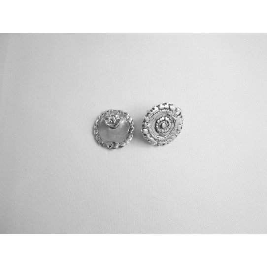 Earrings with pattern