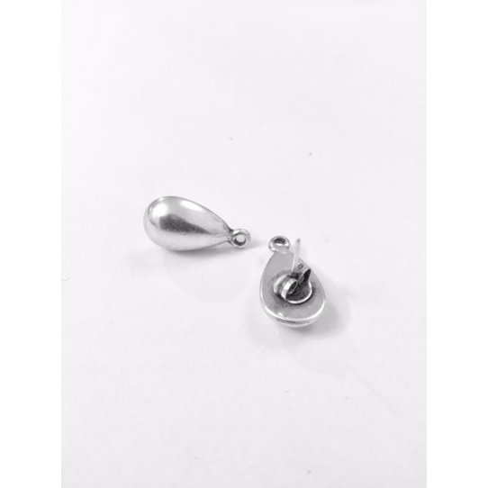 Pear shaped stud earrings