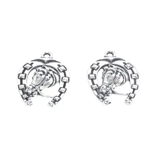 Pendant fer à cheval avec la tête de cheval