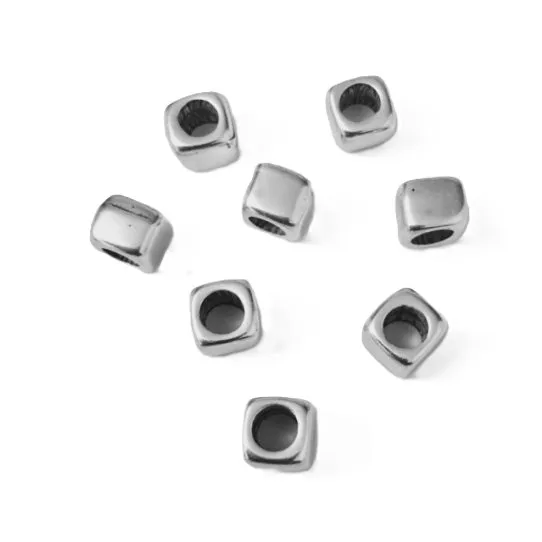 Intercalaire cube 6mm trou ,3.80mm