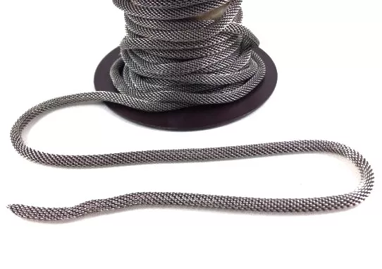 Chaîne tube en laiton tissée