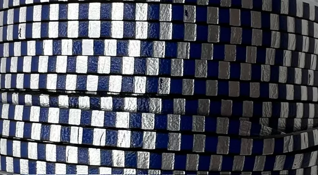 Cuir de veau imprimé 3mm argent - bleu marine