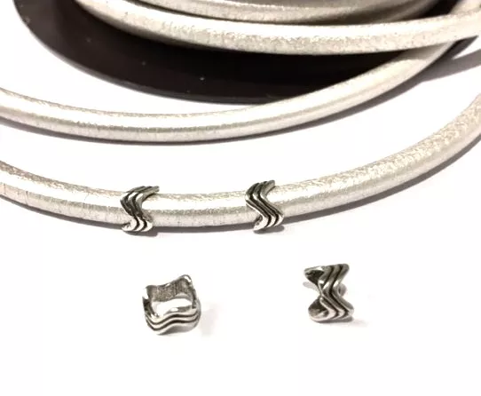 Passant chevron en étain pour cuir rond 5mm