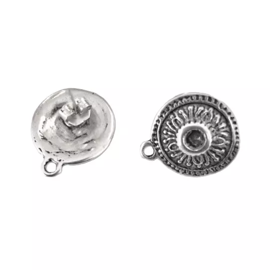 Boucles d'oreilles à clous avec un trou