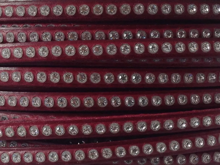 Cuir de veau avec véritable Swarovski 6mm- - Rouge foncé