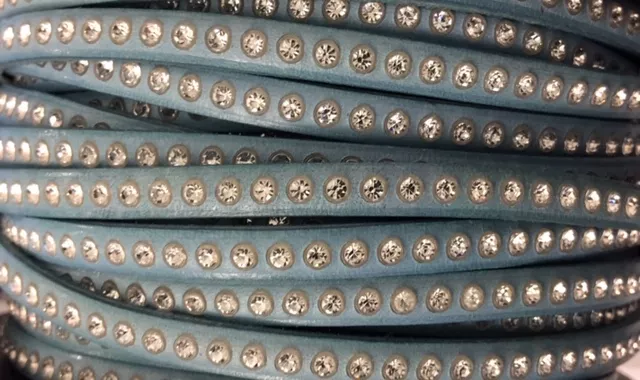 Cuir de veau avec véritable Swarovski 6mm- - Bleu ciel