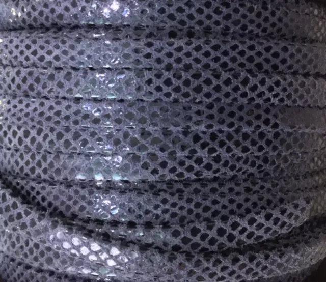 Cuir de chèvre 5mm métallisé motif serpent  - Bleu