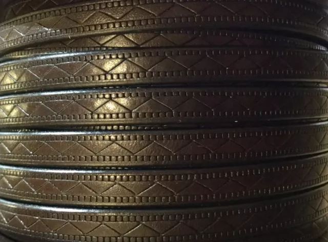 Cuir de veau 8mm avec motif - Marron foncé