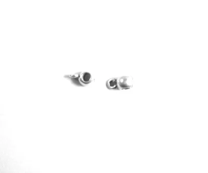 Accroche breloque pour cuir rond 2.5mm  - Argent