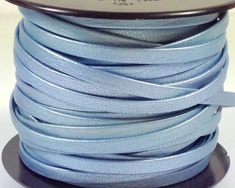 Cuir chèvre métallisé 5 mm_couleurs tendances automne-hiver - Bleu ciel métallisé 