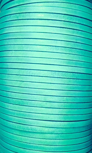 CUIR DE VEAU 5MM ITALIEN - nouvelles couleurs  - Vert turquoise