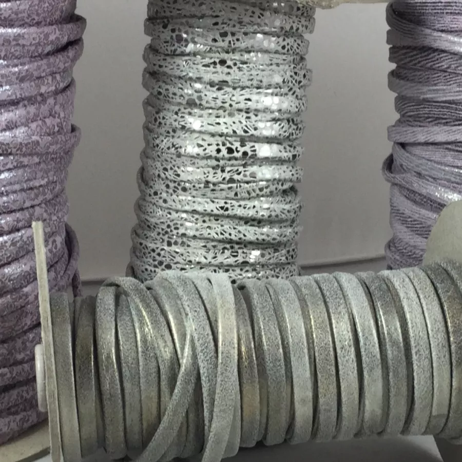 CUIR EXCLUSIVITE iDIL 5mm - Violet clair