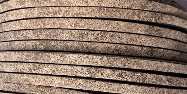 cuir de veau 3 mm vintage-NOUVELLES COULEURS - Bison (marron foncé)