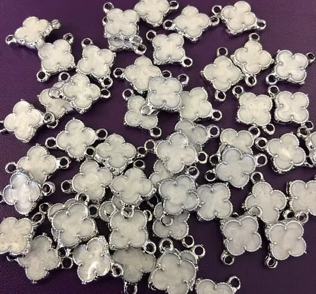Intercalaire trèfle à 4 feuilles émaillés base argenté - Blanc perlé