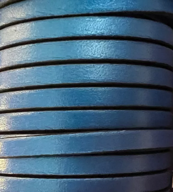 Cuir de Veau Metallisé en 5mm - Bleu métallisé