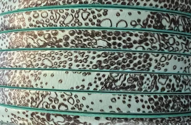 Cuir de veau imprimé en 5mm-NOUVEAUTES - Vert d'eau