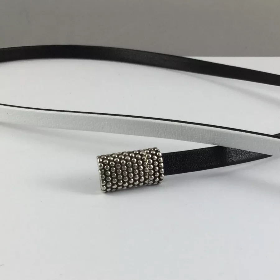 Cuir double face noir ou blanc  6mm-qualité Joaillerie