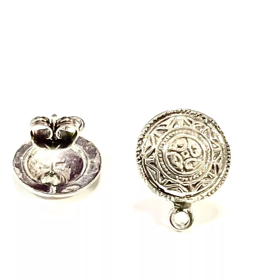 Boucle d'oreilles à clous