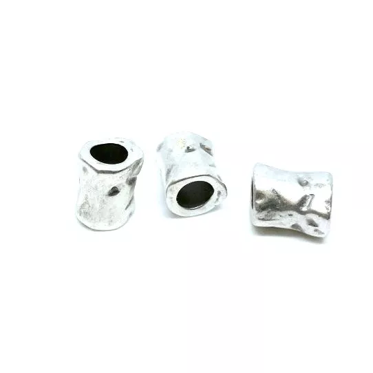 Intercalaire cylindrique martelé  avec  trou 6mm