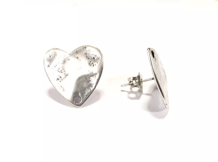 BO à clous en forme de coeur martelé