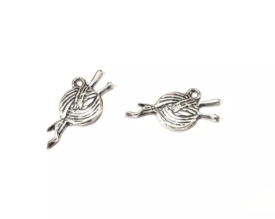 Pendant pelote de laine 