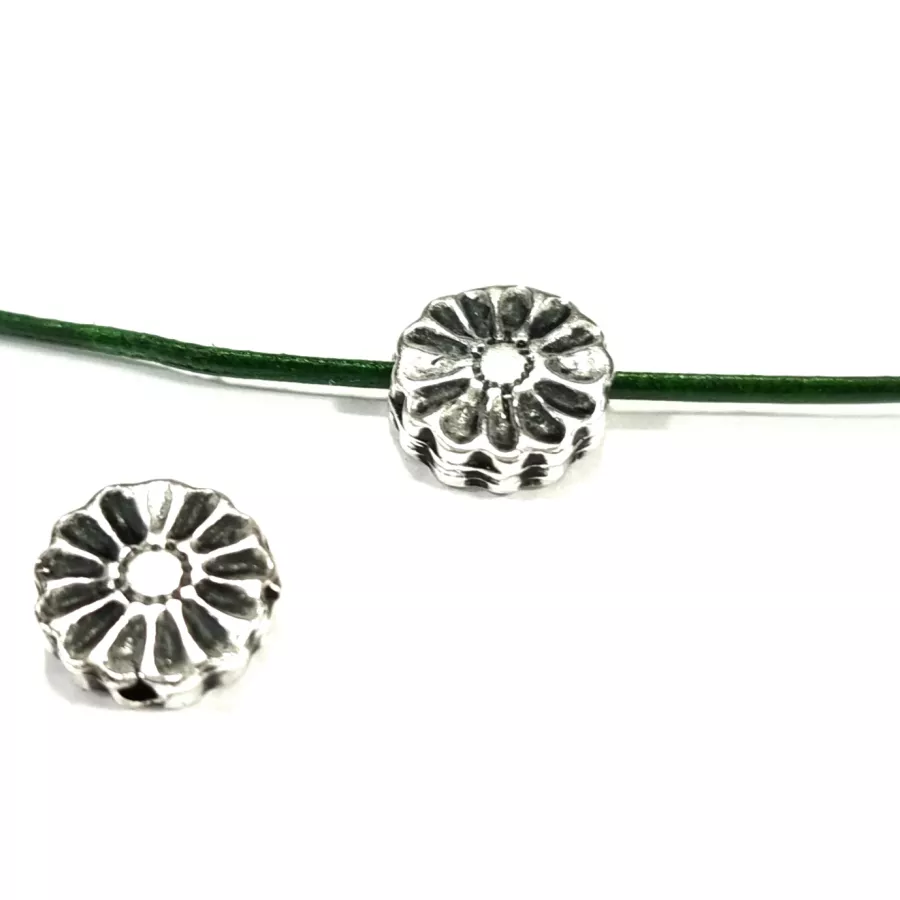 Intercalaire grande fleur traversant trou 1mm