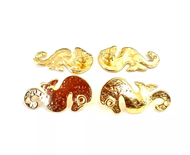 Boucles d'oreille à clous forme hippocampe doré
