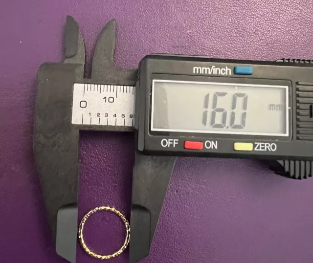 Anneaux ciselés 16mm doré à l'or fin 24 carat en France