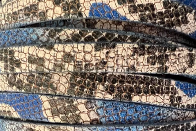 Cuir de veau motif PYTHON bleu 
